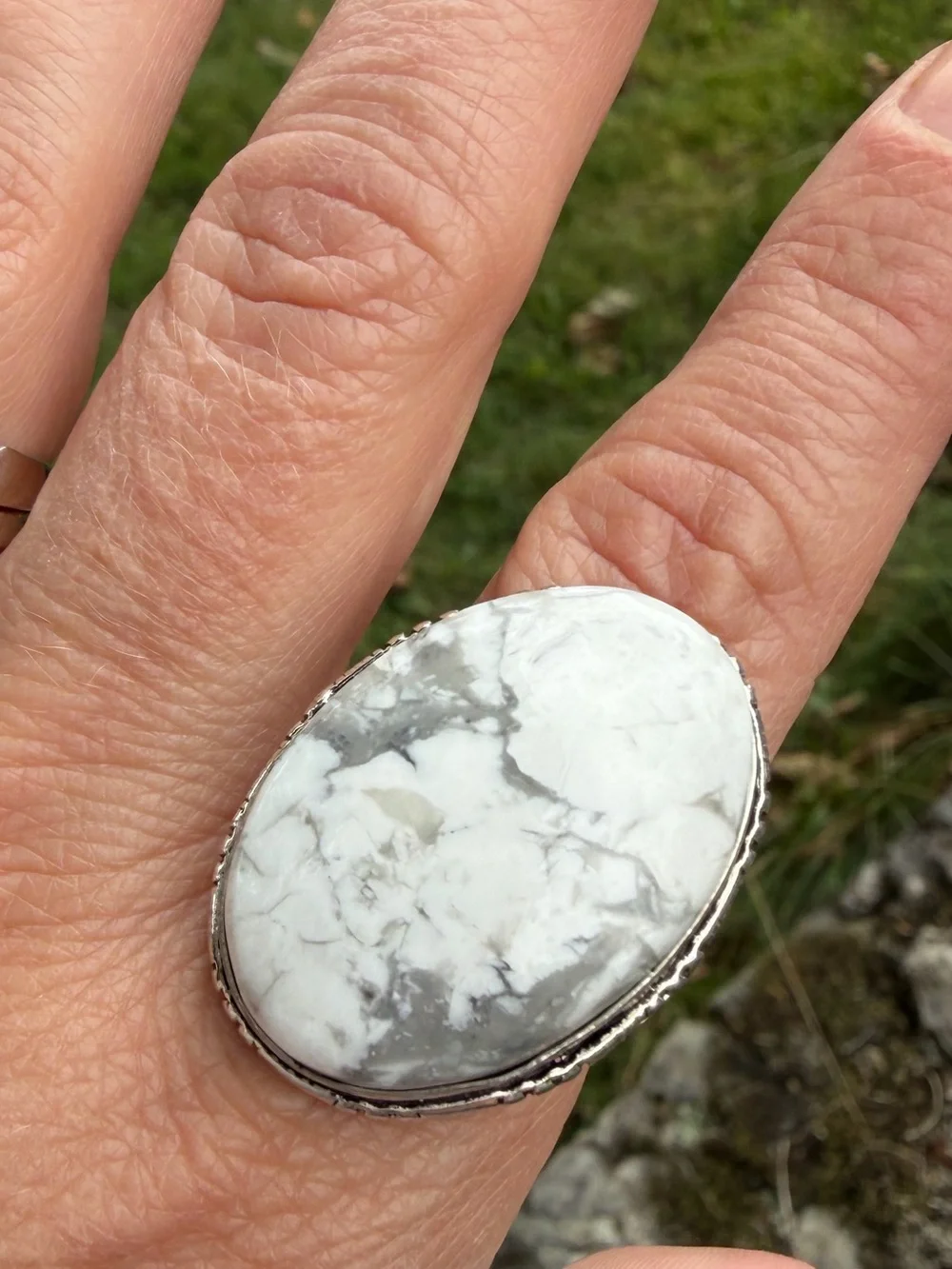 Vintage White Howlite Cabochon Silver Statement Ring